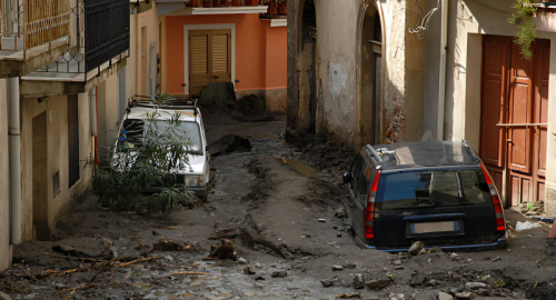 Alluvioni in Sicilia: Strade Come Fiumi e Auto Bloccate dalle Inondazioni